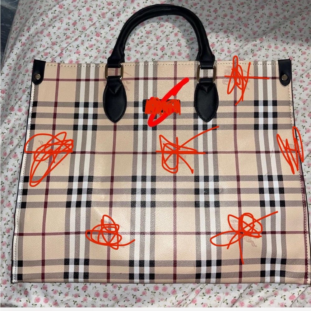 Elegant Plaid Tote Bag - Black and Tan